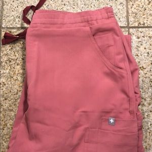 NWOT figs scrub bottoms yola skinny